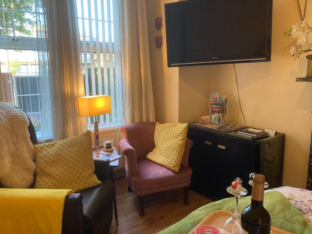 Mountroyal Victorian Studio Self Catering Apartment 3 Belfast Exterior photo